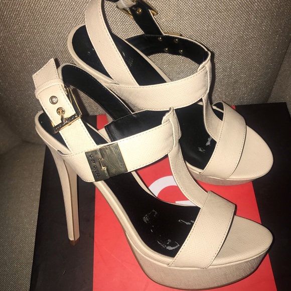 Guess strap Sandals - Picture 2 of 8